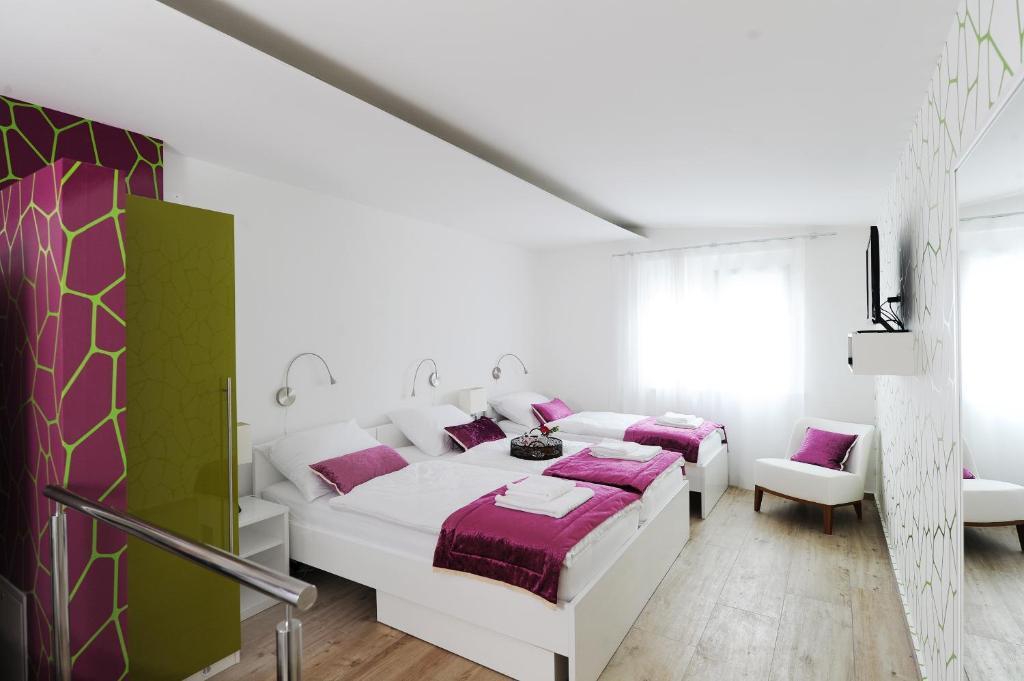 Garni Hotel Azur Liubliana Quarto foto